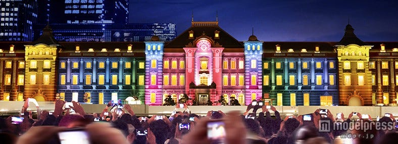 東京駅の光の祭典が幻想的!日本の伝統色をライトアップ
