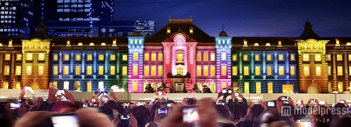 東京駅の光の祭典が幻想的 日本の伝統色をライトアップ 女子旅プレス 東京駅の光の祭典が幻想的 日本の伝統色をライトアップ 女子旅プレス
