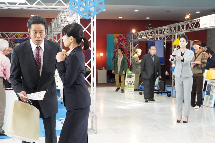 堤真一、奈緒ら「ファーストペンギン!」第8話より(C)日本テレビ