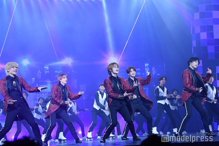 5人の結束力が光る新曲「NEVER STOP -DREAMING-」を披露したHiHi Jets/(左から)猪狩蒼弥、井上瑞稀、高橋優斗、橋本涼、作間龍斗(C)モデルプレス