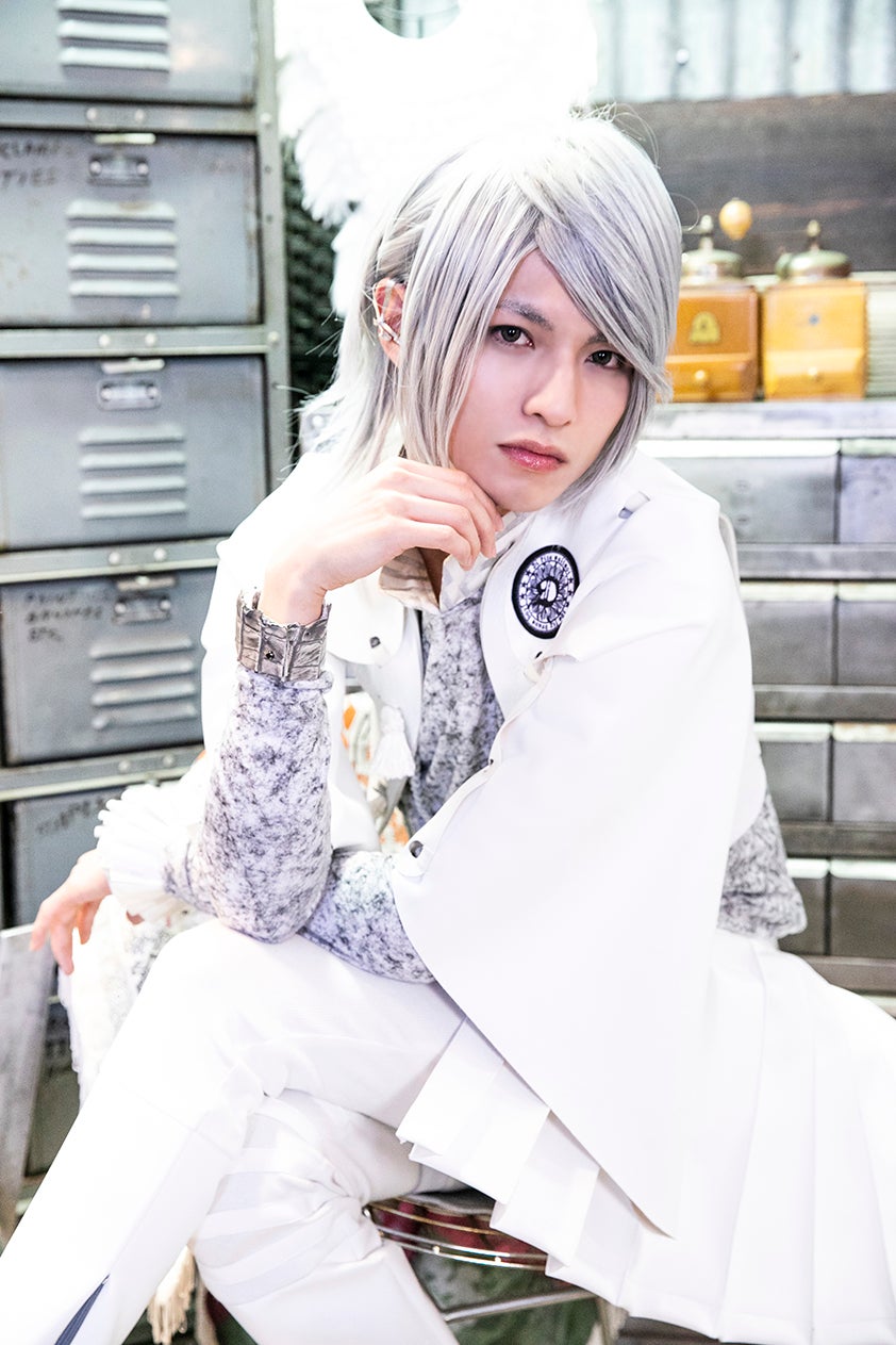 エレニ（コスチュームカラー／ホワイト）：小南光司 （提供写真）