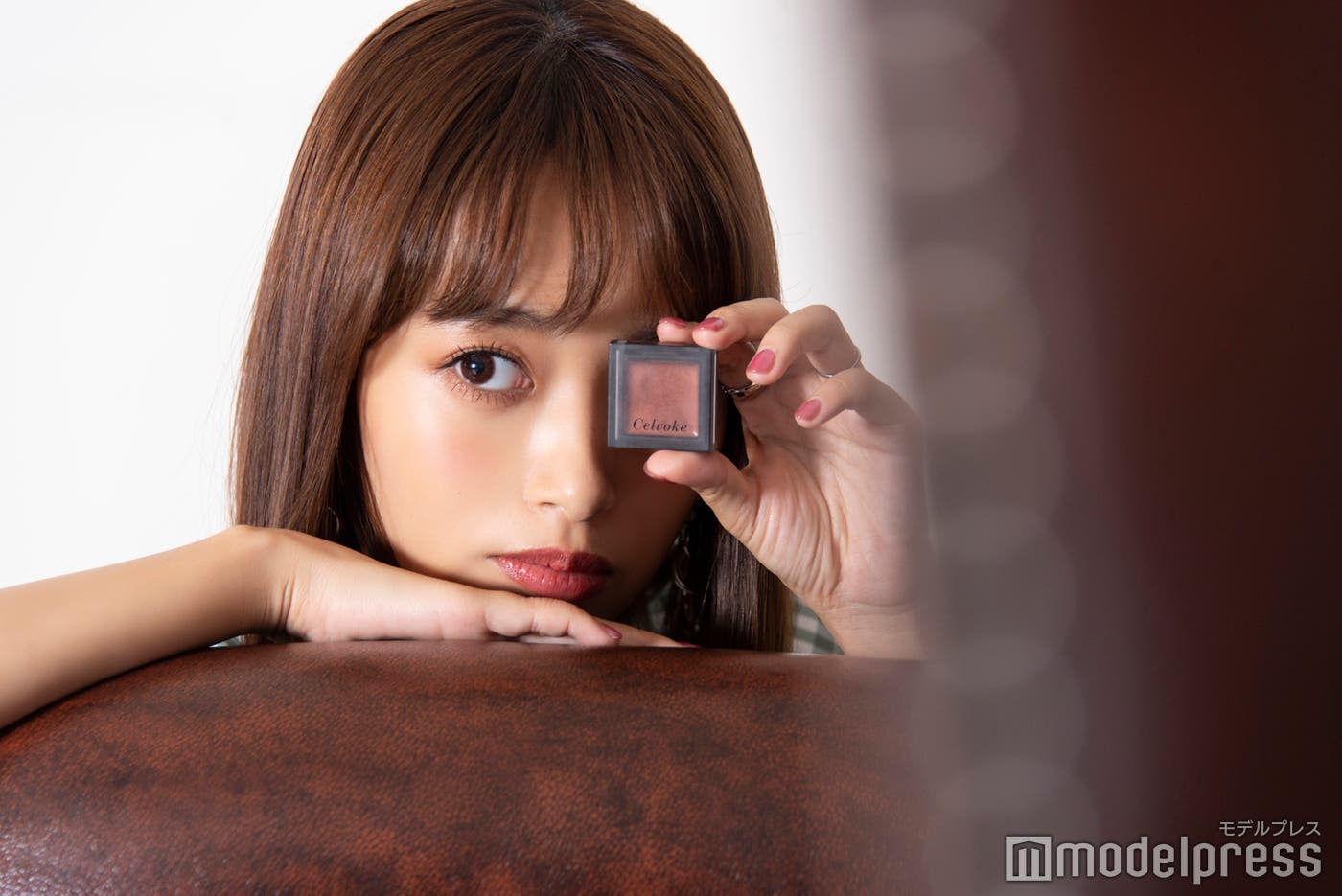 マンダリン色で夏メイクにぴったりなマルチカラー/近藤千尋(C)モデルプレス