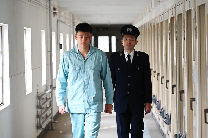 (左)竹内涼真 (C)Kwang jin/tv asahi