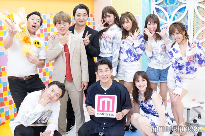 (前列左から)おたけ、太田博久、妹田佳奈子(後列左から)田渕章裕、木村亮介、斉藤慎二、あびる李帆、星島沙也加、水川華奈、白川未奈 (C)モデルプレス