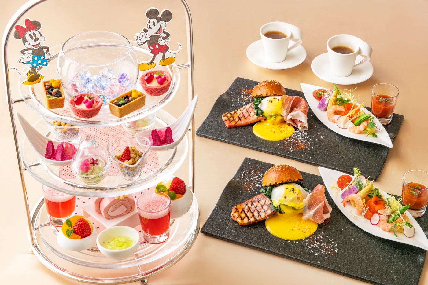 ディズニーアンバサダーホテルに“宿泊ゲスト限定”朝食、エッグベネディクトやデザート&マグ付き