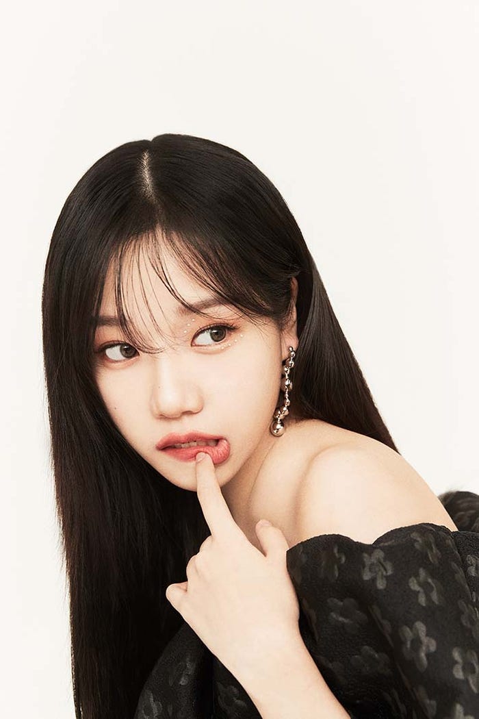 チョ・ユリ(C)WAKEONE Co., All Rights Reserved.