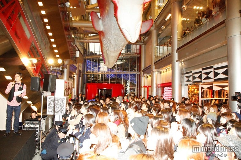 「FANTACY DECORATION HEP FIVE × 三代目 J Soul Brothers ＆ GENERATIONS」点灯式の模様