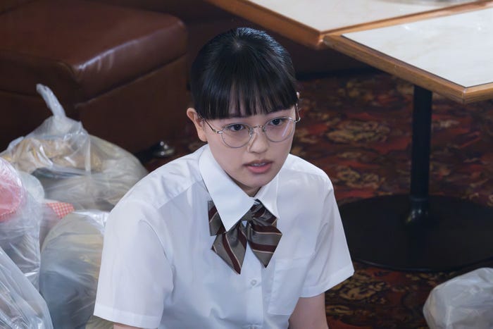 上坂樹里「ビリオン×スクール」第2話より(C)フジテレビ