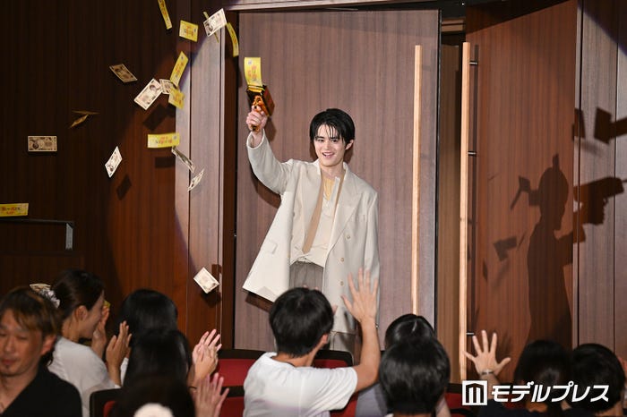 鈴鹿央士(C)モデルプレス