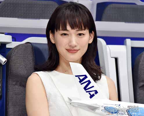 綾瀬はるか「おやすみなさい」イベントで横になったまま運ばれる