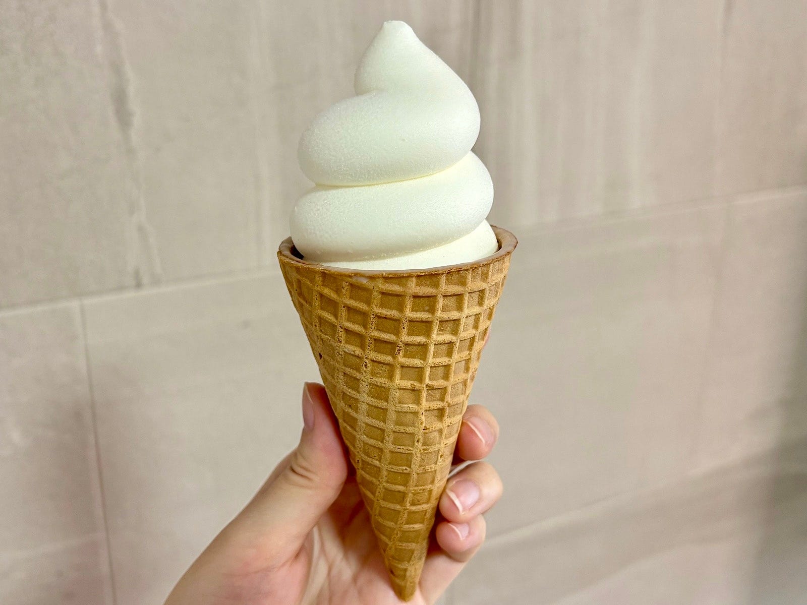 北海道産生クリームを使用。ミルク感たっぷりのアイスクリームを楽しめます 
