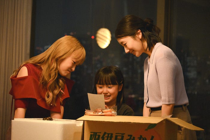 川栄李奈、池村碧彩、波瑠「フェイクマミー」第6話(C)TBS