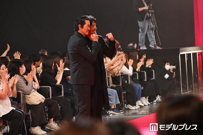 豊川悦司、坂口憲二(C)モデルプレス