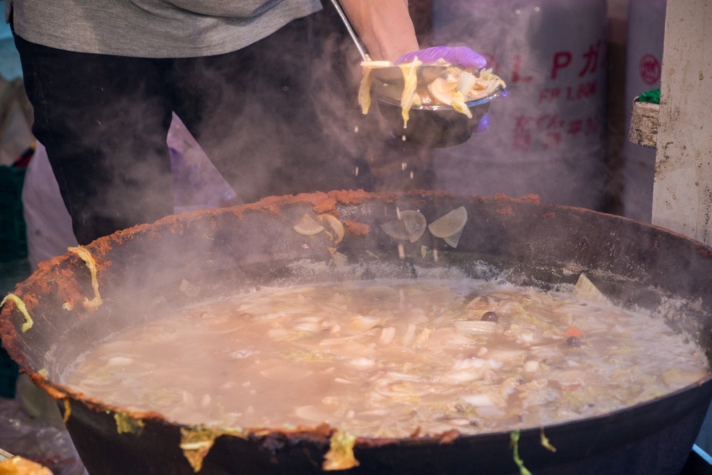 熱々鍋料理で温まる／画像提供：ぴあ