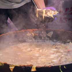 熱々鍋料理で温まる/画像提供:ぴあ