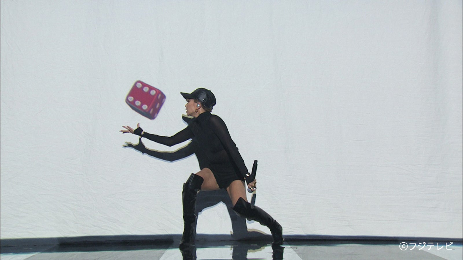 倖田來未の「FNSうたの夏まつり2016」でのパフォーマンス