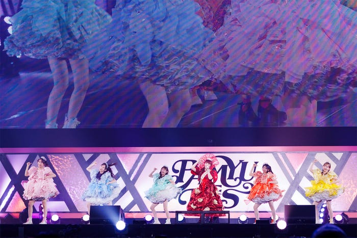 きゃりーぱみゅぱみゅ&FRUITS ZIPPER(提供写真)