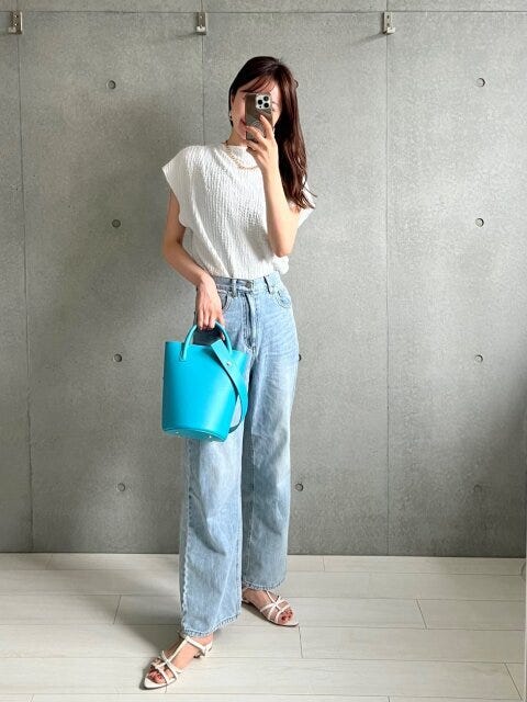 白トップス　大人コーデ　垢抜け　白トップス×デニム