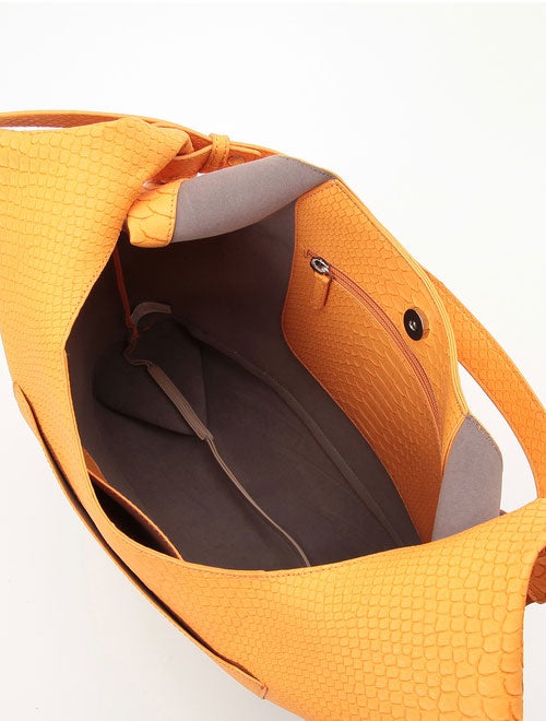 タラホーボーバッグ「DANIELLE NICOLE」10,584円（税込）