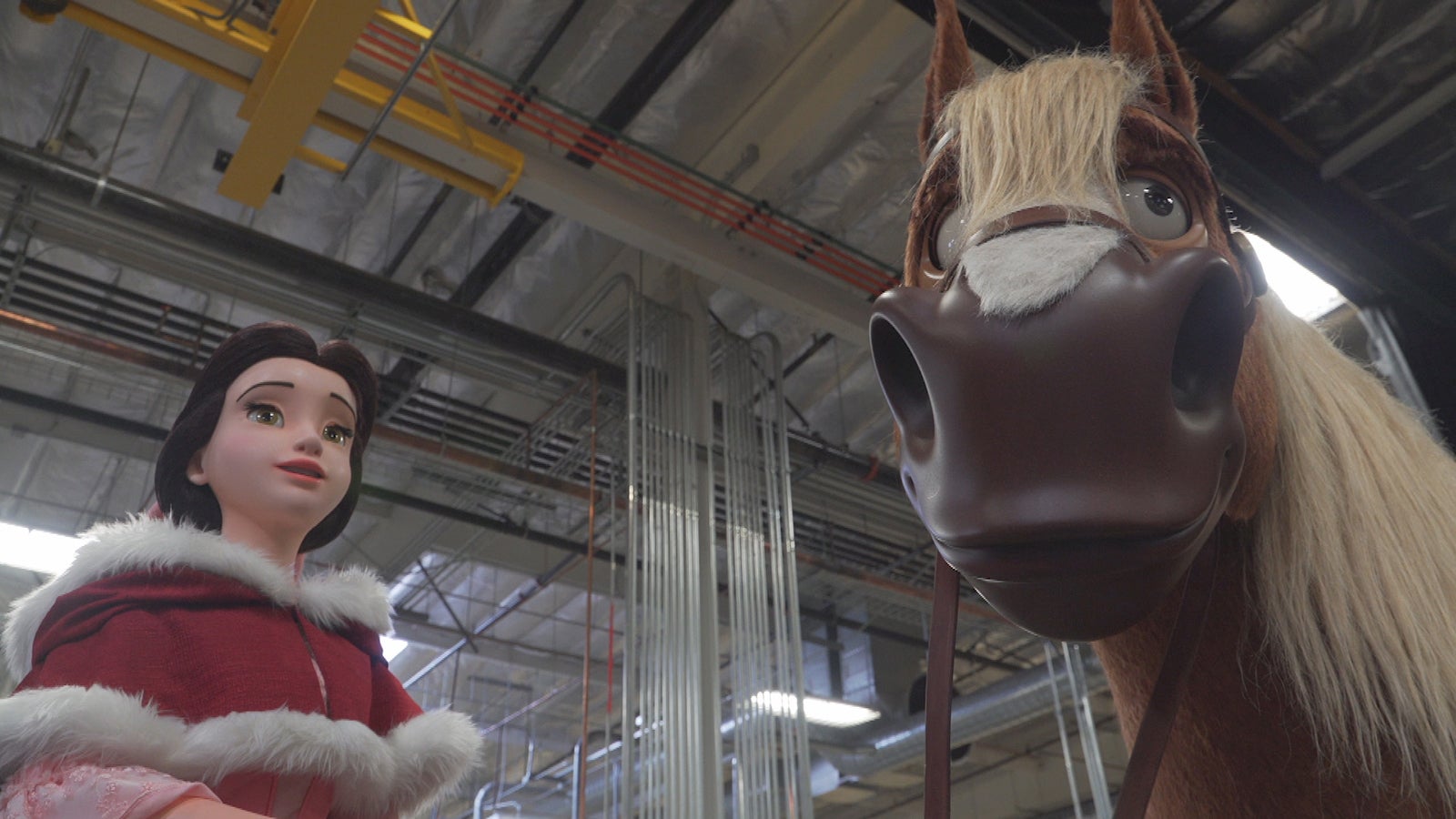 「美女と野獣“魔法のものがたり”」メイキング画像（C）Disney