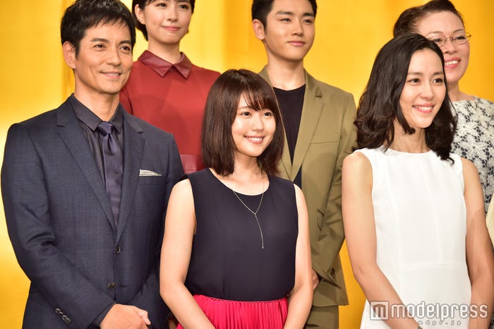 沢村一樹、有村架純、木村佳乃 (C)モデルプレス