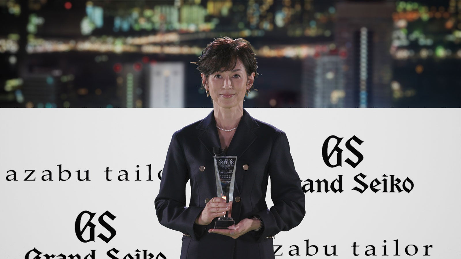 鈴木保奈美「SUITS OF THE YEAR 2020」日本人女性初受賞 フルバーチャルで授賞式