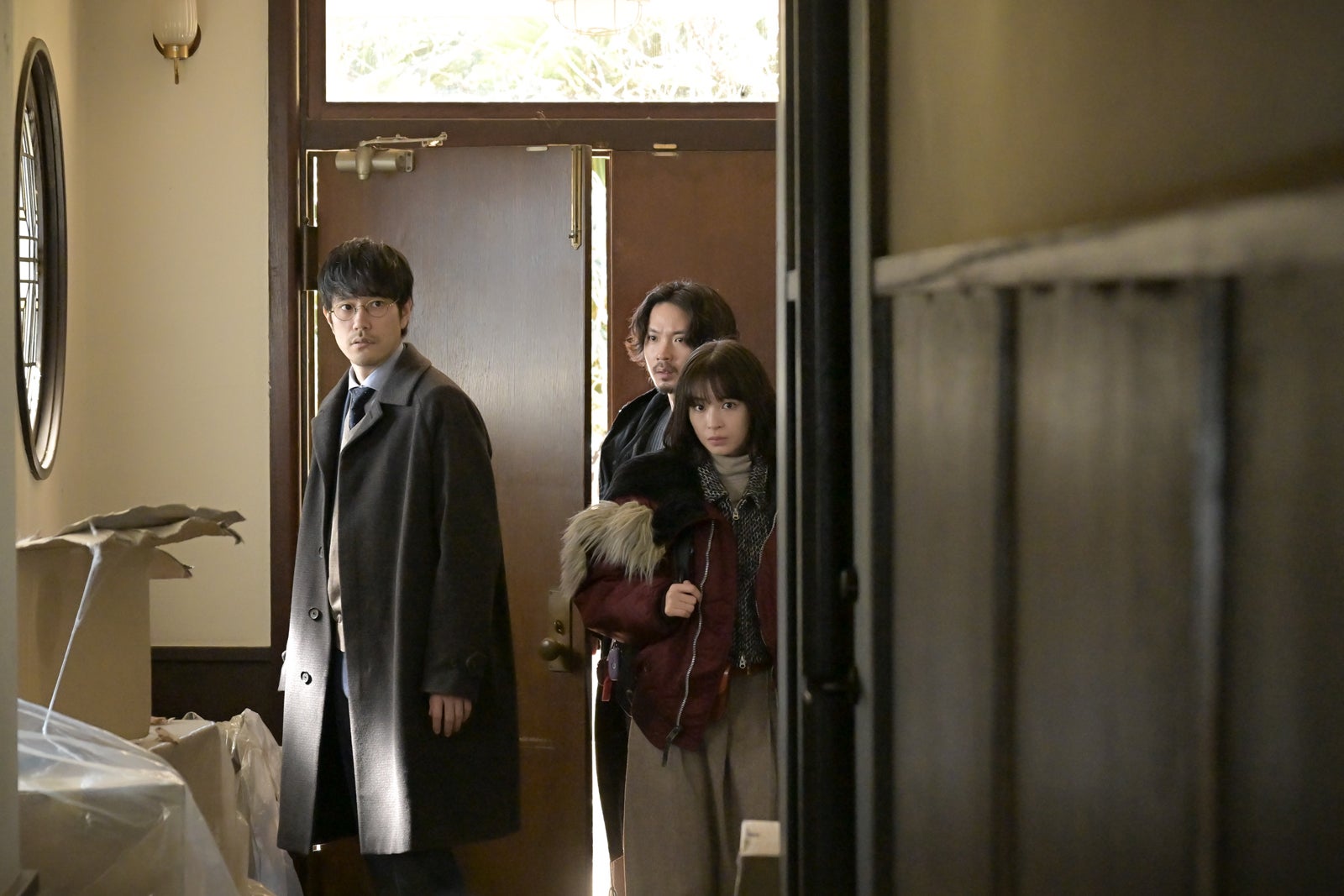 松山ケンイチ、磯村勇斗、広瀬すず「クジャクのダンス、誰が見た？」第9話（C）TBS