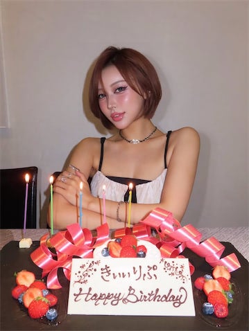 『ラヴ上等』きぃーちゃん、"ビジュ最高"な誕生日会ショット公開「超絶可愛い過ぎる」の声