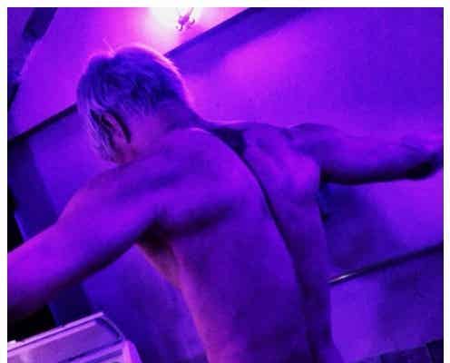 GACKT、セクシーなバックショット公開「見えてますよ!」「抱きつきたい」と反響殺到
