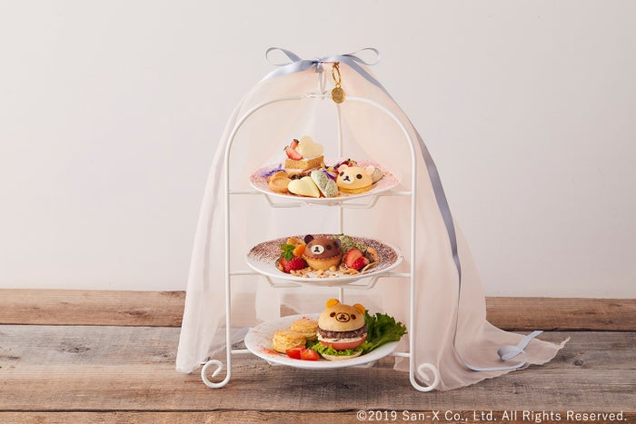 自分にご褒美 ハイティーセット　3,980円（C）2019 San-X Co．，Ltd．All Rights Reserved．