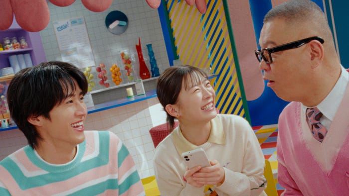 曽野舜太・伊藤沙莉・長谷川忍/新TVCMポケポケ「開封の流儀」篇より(C)Pokémon/Nintendo/Creatures/GAME FREAK(C)DeNA