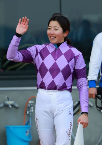 今村聖奈が26年開催初日に最低人気馬でV 「初めての芝でもスピード感があった」