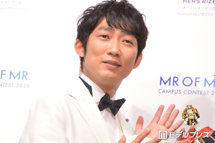 ノンスタ石田明、4歳迎えた三女との親子ショットが話題「かわいすぎる」「仲良しでほっこり」