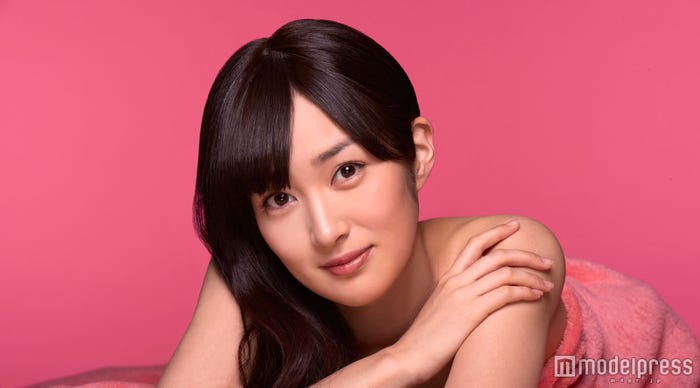 高梨臨が濃厚な大人の恋愛ドラマに出演(C)テレビ朝日