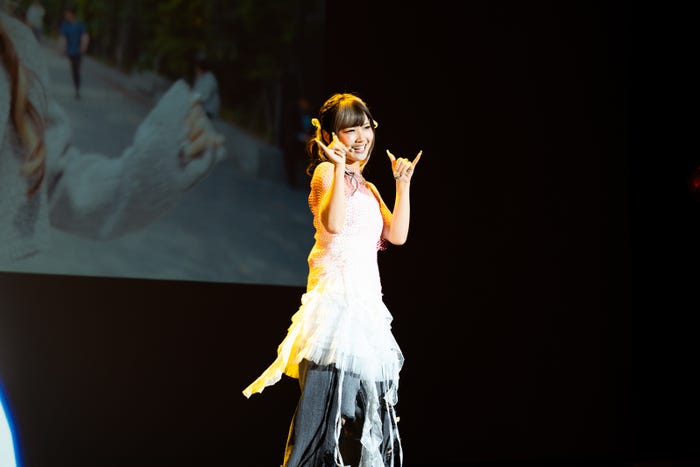 あみか(AMIKA)初のソロライブの様子(提供写真)