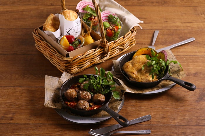 BEAGLE SCOUTS SHACK（C）Peanuts Worldwide LLC