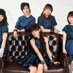 モデルプレスのインタビューに応じたLAGOON／（前列左から）YUKINO、MIORI、yuri（後列左から）NANA．、RINO【モデルプレス】