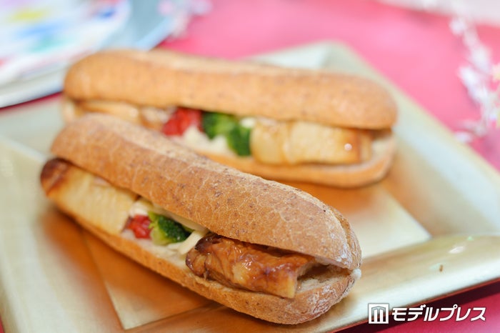 「石窯フィローネ　ホリデーチキン」 （C）ビューティーガール