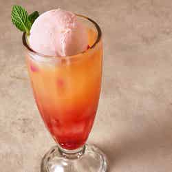 ROOM 64(C)2025 Peanuts Worldwide LLC