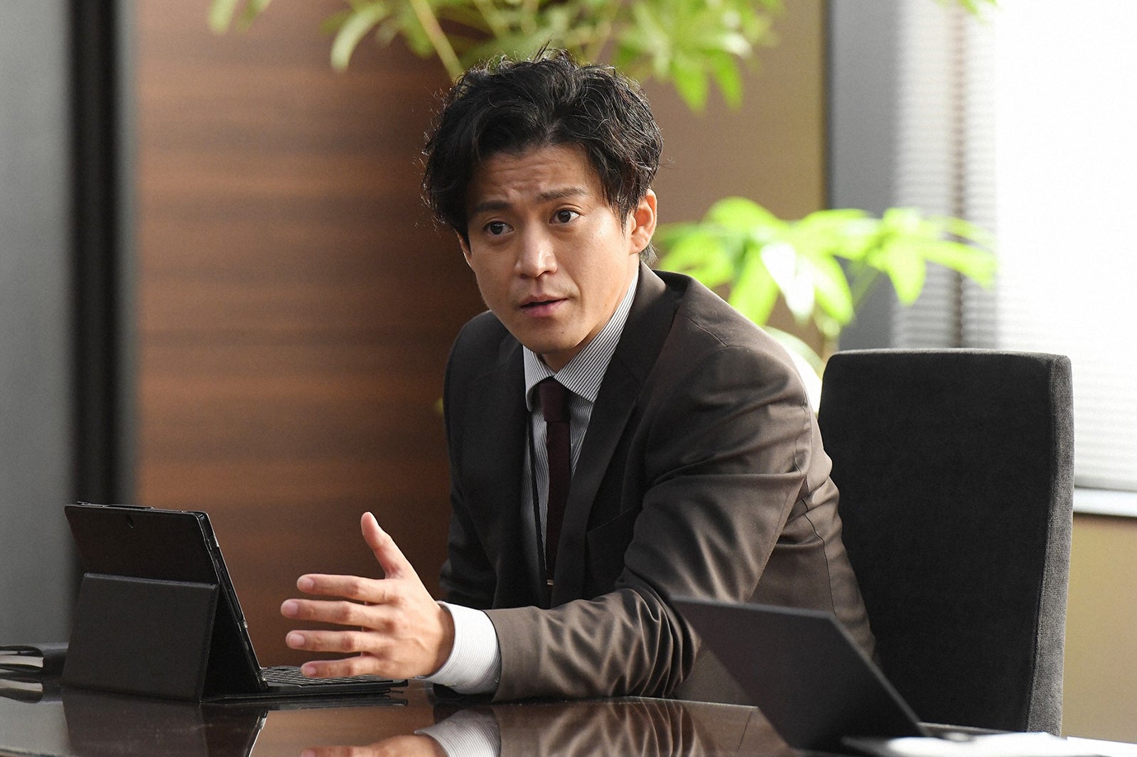 小栗旬／「日本沈没ー希望のひとー」第1話より（C）TBS