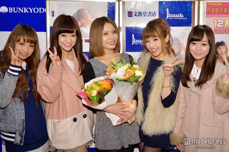 「Popteen」のメンバーも集結（左より）中嶋杏理、大澤玲美、村田莉、舟山久美子、石飛えりか