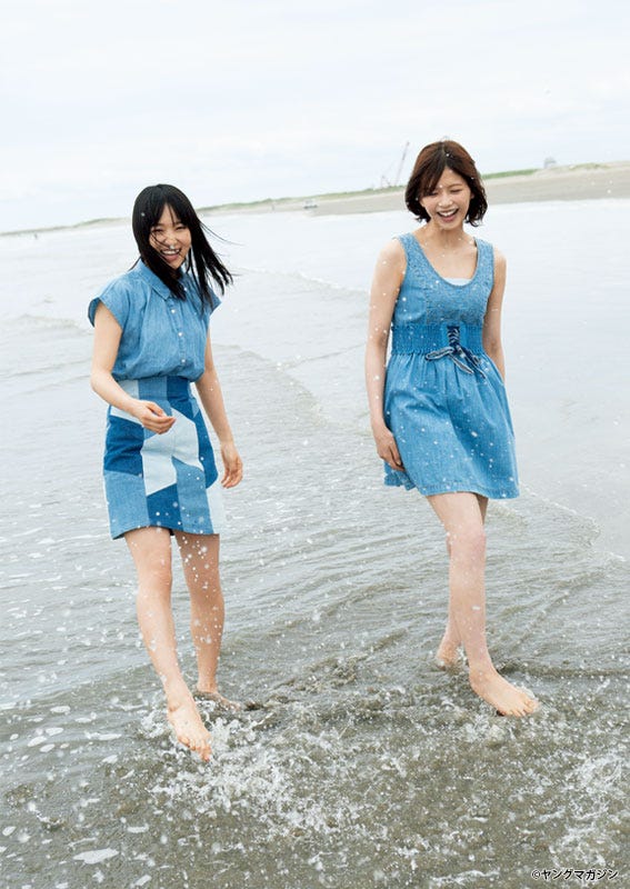 欅坂46菅井友香・渡邉理佐(C)細居幸次郎/ヤングマガジン