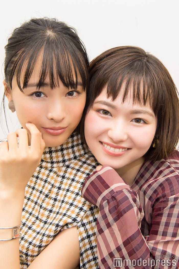 大友花恋・山田杏奈 (C)モデルプレス