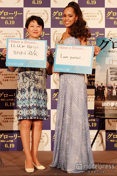 （左から）根本かおる氏、宮本エリアナ