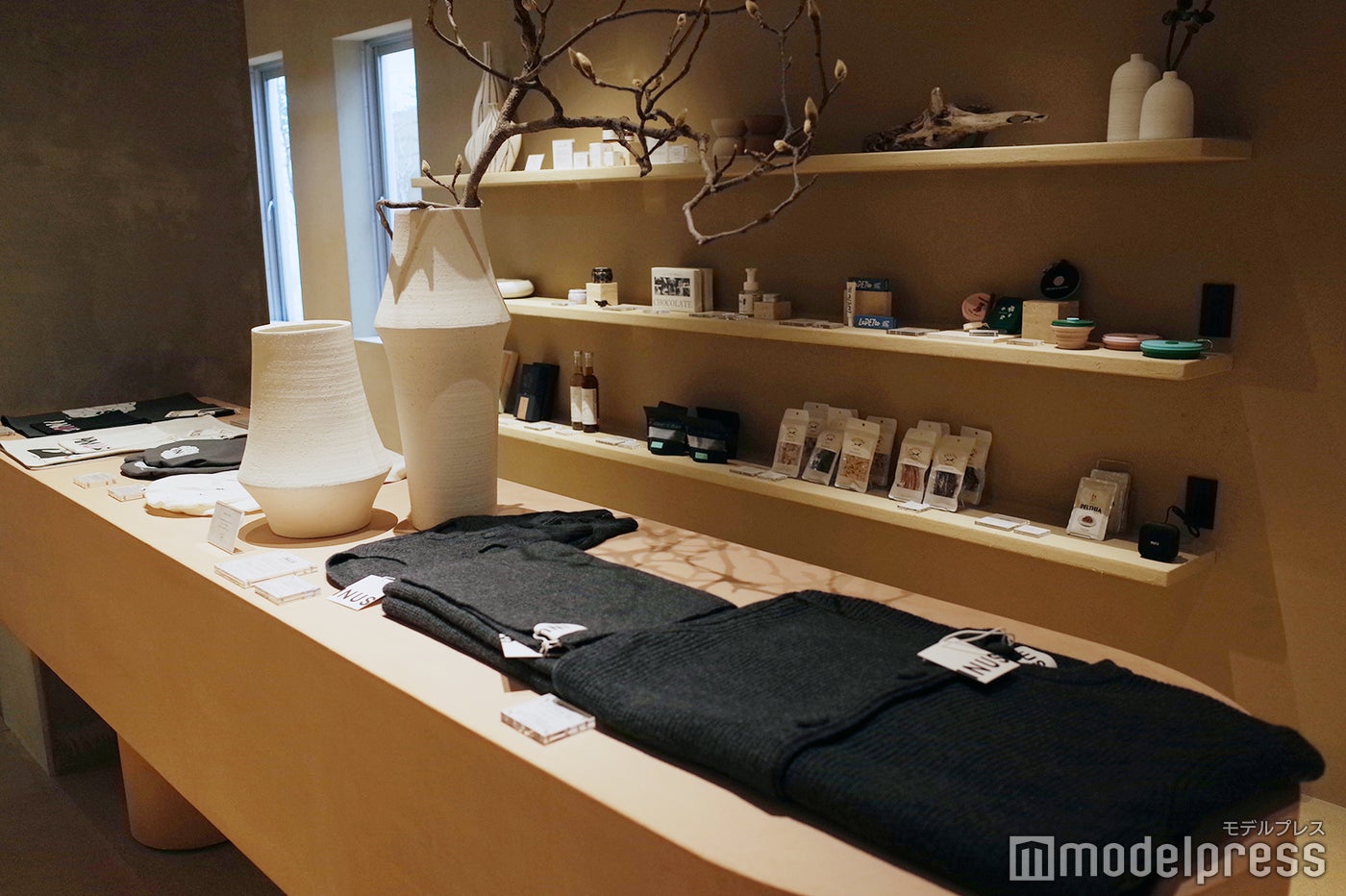 ギャラリーショップでは犬用グッズ、犬と一緒に使えるアパレル製品が揃う／RETONA HAKONE（C）モデルプレス