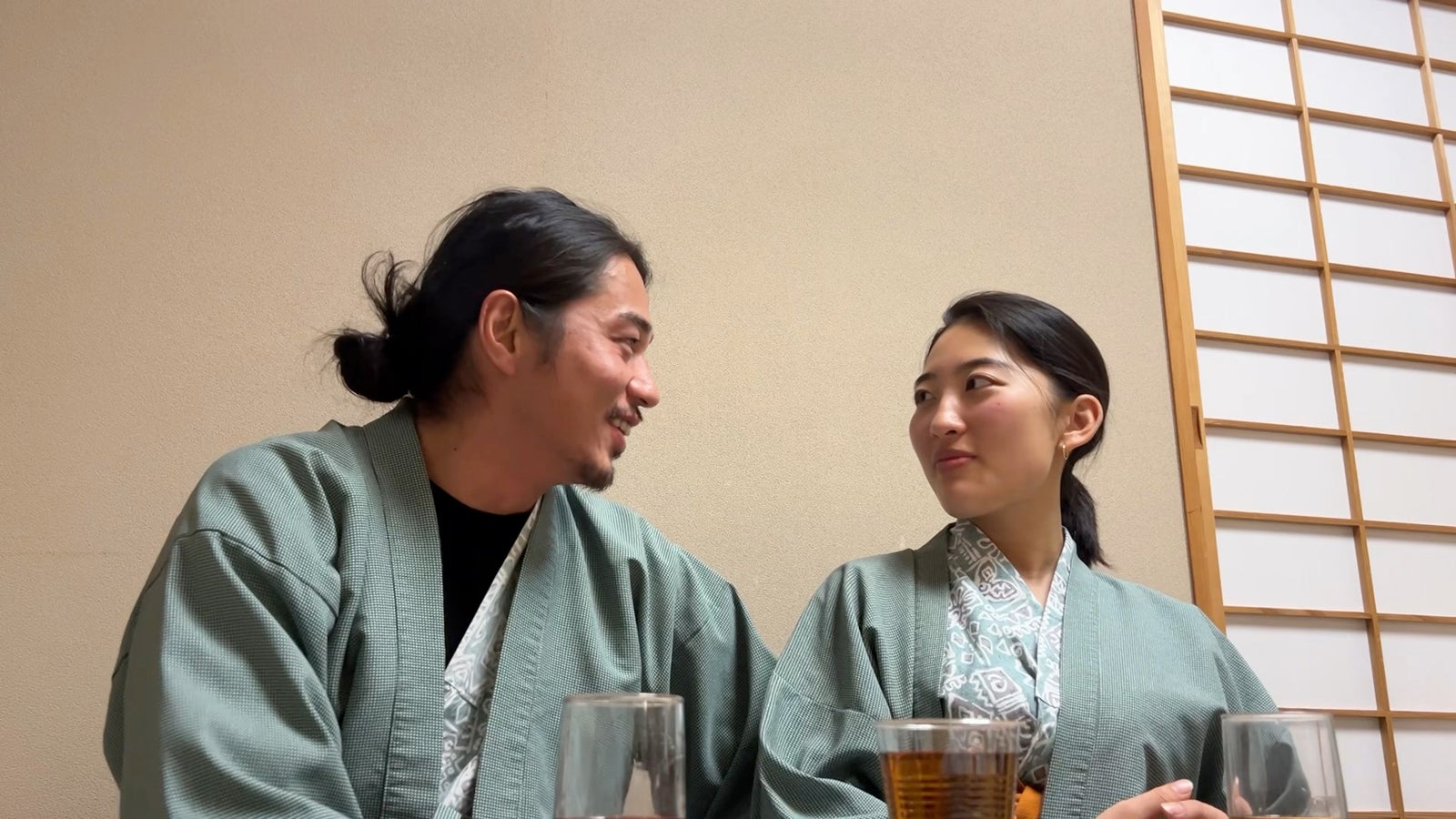 東出昌大、花林さん（C）AbemaTV,Inc.