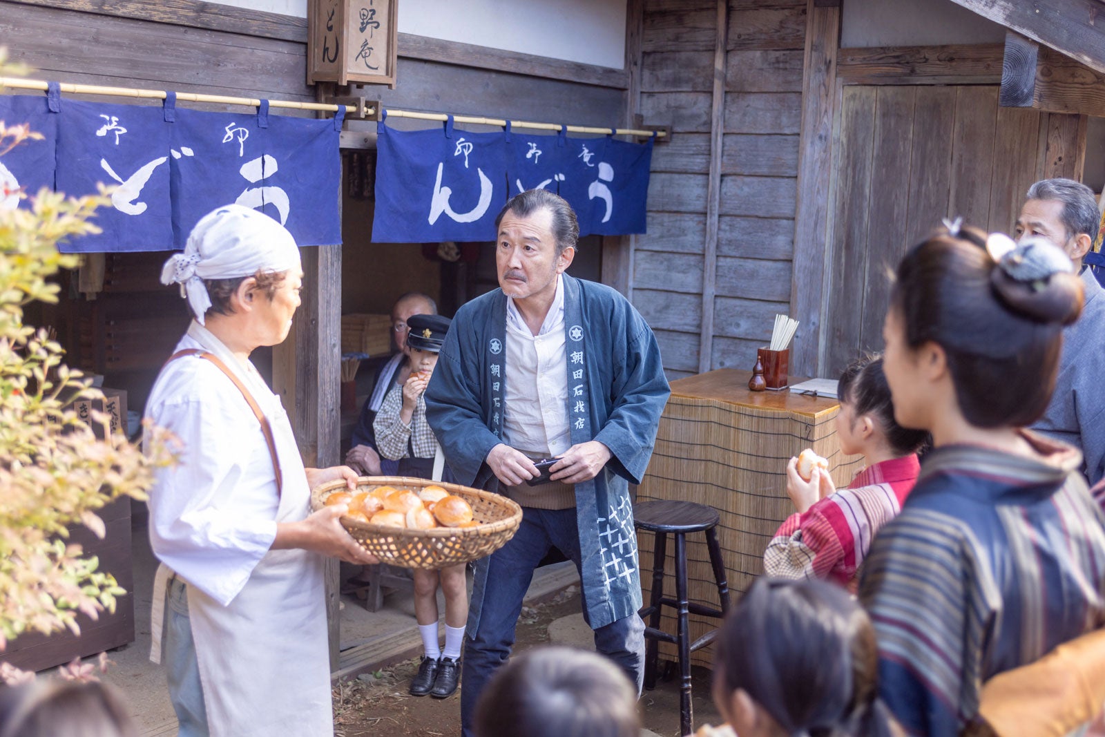 阿部サダヲ、吉田鋼太郎、永瀬ゆずなら「あんぱん」第2話（C）NHK