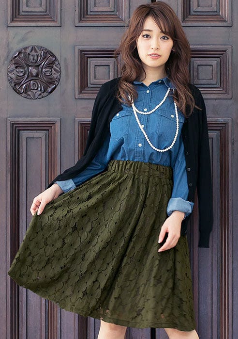 ウエストゴム☆ミディアム丈フラワー柄総レースフレアスカート「神戸レタス」2,690円(税込)/画像提供:神戸レタス