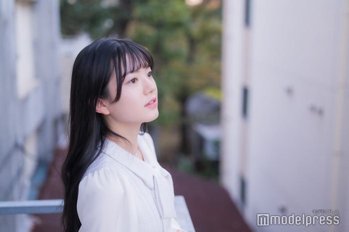 鹿毛茉弥さん(C)モデルプレス