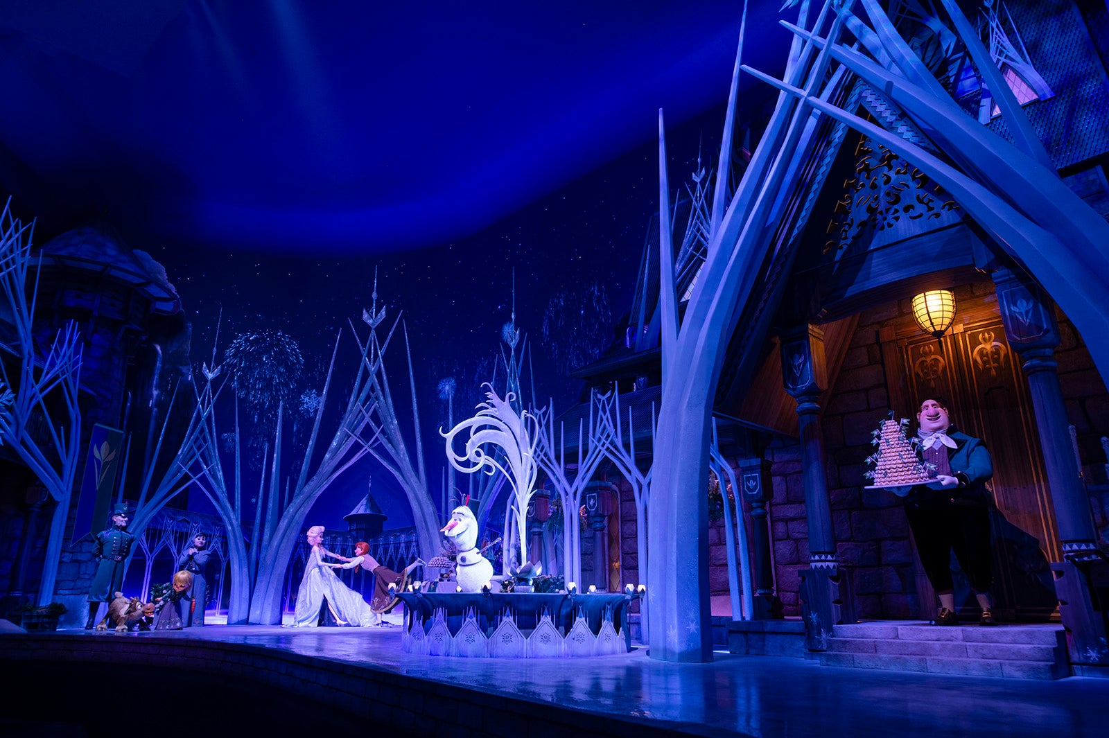 「フローズンキングダム」（C）Disney